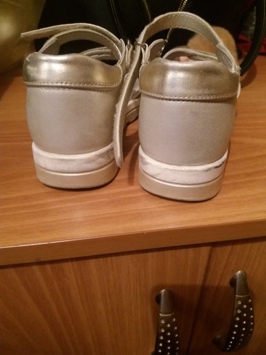 Сандалии на девочку