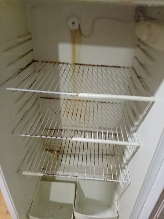 Продам рабочий холодильник