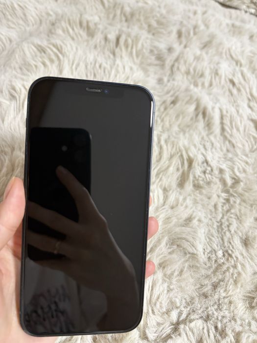 Продам iPhone 12, 64 GB