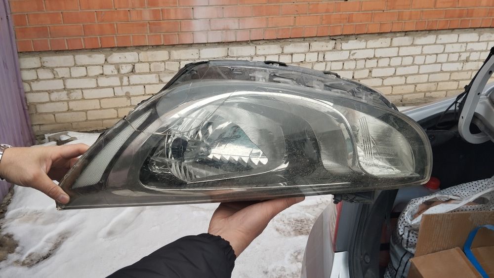 Хюндай Акцент 2012,левый фара