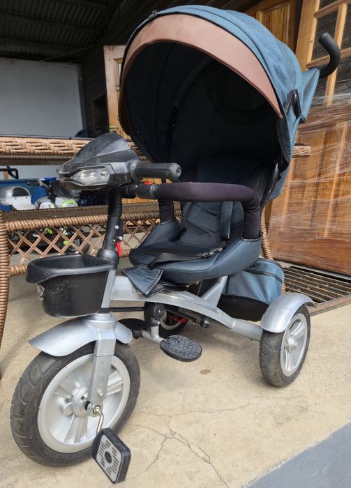 Велосипед трёхколёсный с ручкой для родителей