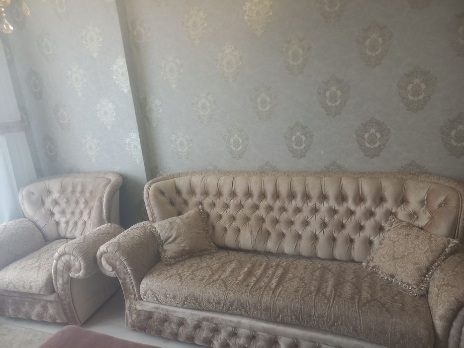 Продам диван район экспо