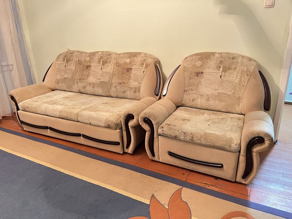 Мягкий уголок  б/у 10000тг