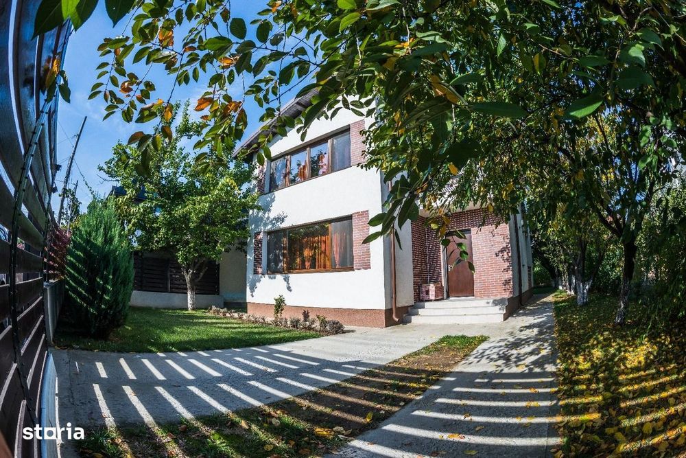 Casa cocheta (154mp) si teren (889mp) pretabil extindere constructii c