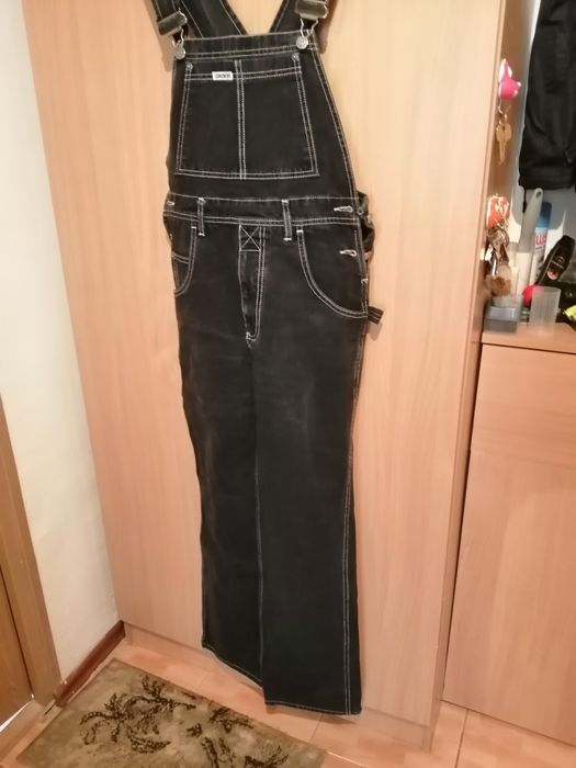 Vând salopeta de blugi pentru dama