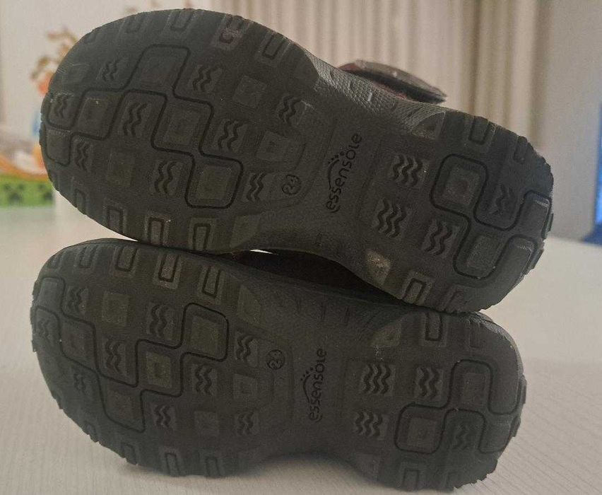 Ghete iarna marime 24,IMPECABILE,iarna,zapada,impermeabile,aproape NOI