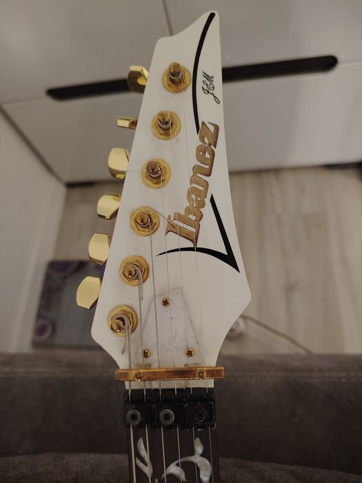 Ибанес гитару продаю