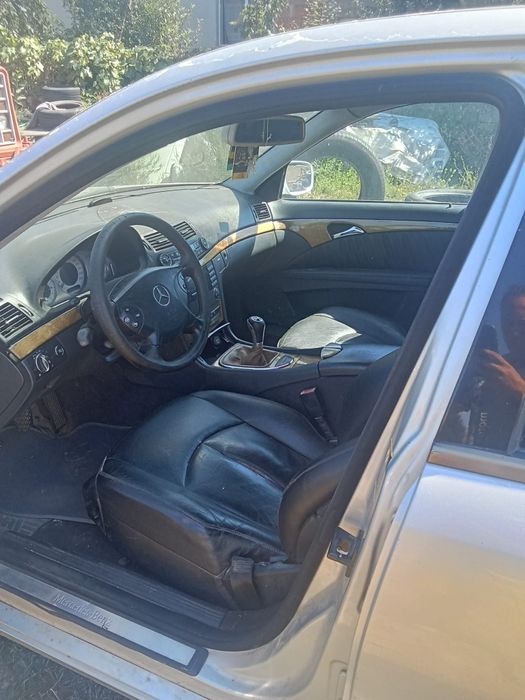 Vand sau dezmembrez Mercedes-Benz e 270 cdi
