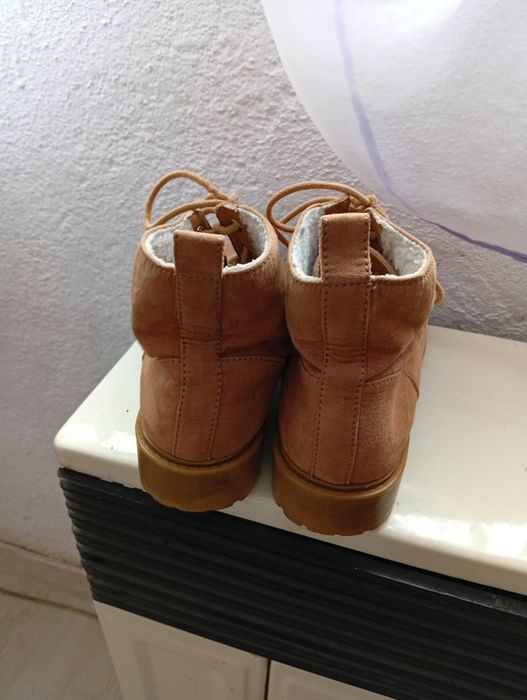 Ghete de piele intoarsa