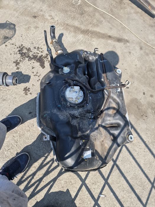 Rezervor/pompa benzina toyota chr c-hr 1.2