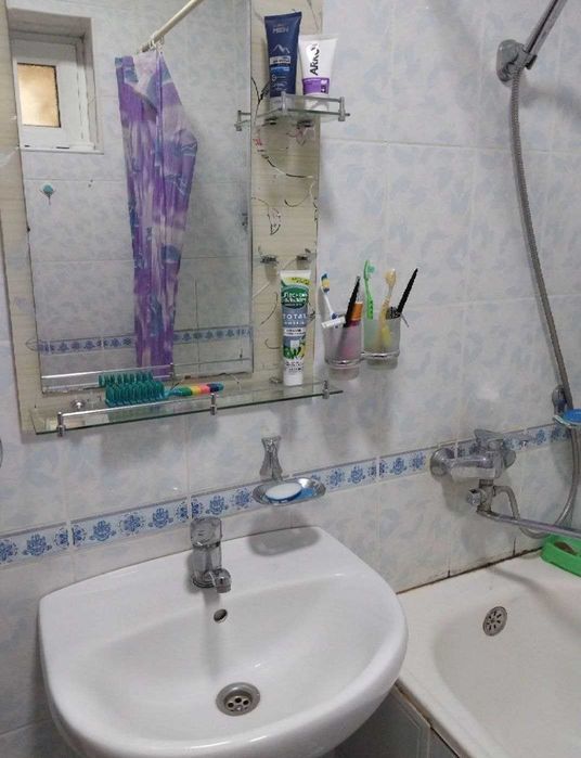 Юнусабад 18, 2в3/2/4, Кирпичный 77 серия,  Не торец, 58м2