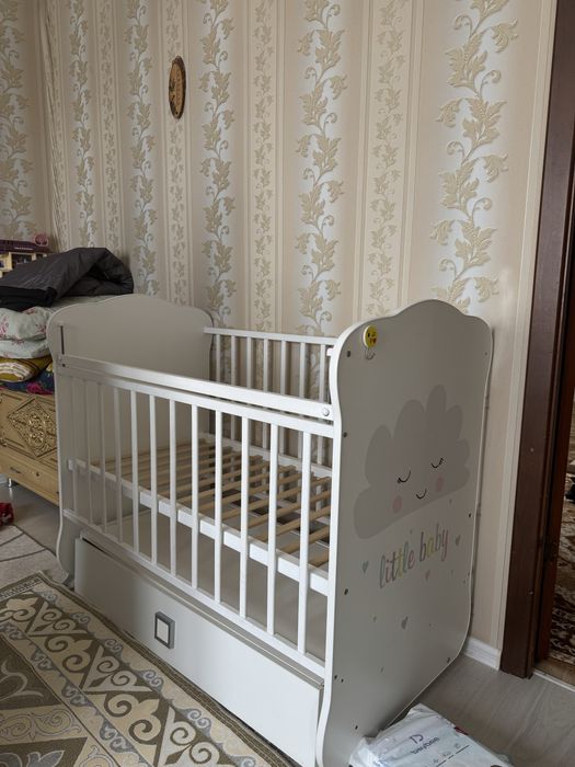 Продам кроватку маятник