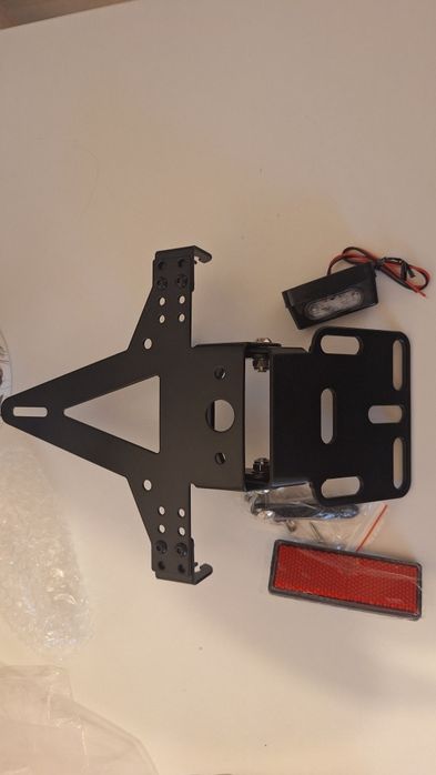 Suport pentru plăcuță de înmatriculare pentru motociclete