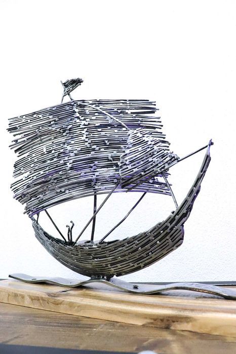 Sculpturi la comanda- fir de otel- artist Razvan Ghita