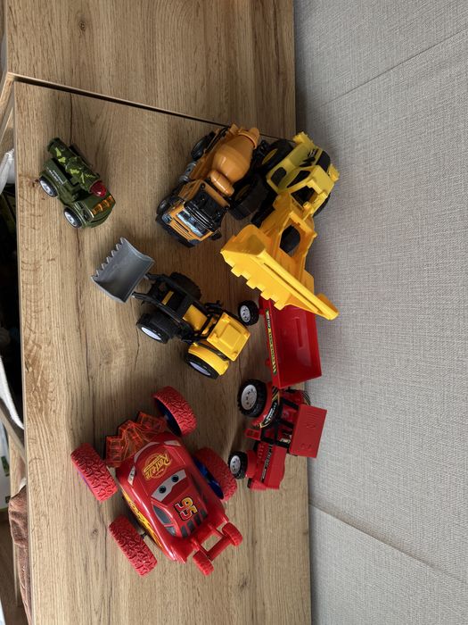 Лот играчки за момче. Багери, бетоновоз, трактор кола