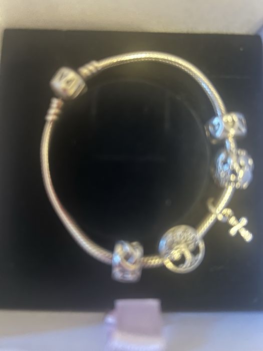 Vand bratara noua Pandora originala cu 5 chatmuri