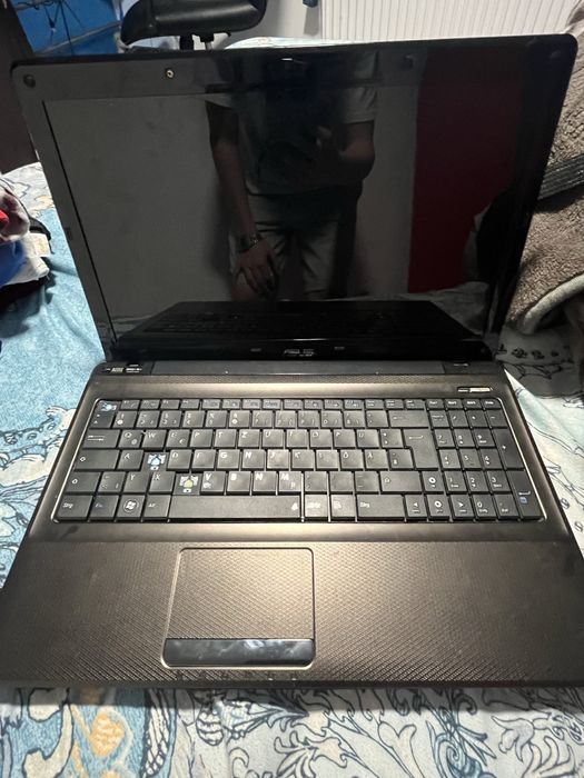 Laptop Asus PRO52F