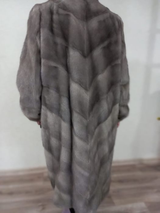 Продам норковкю шубу