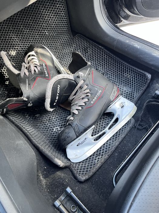 Продам коньки 42-42р.