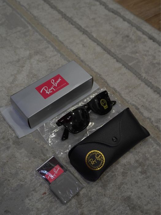 Солнцезащитные очки rayban