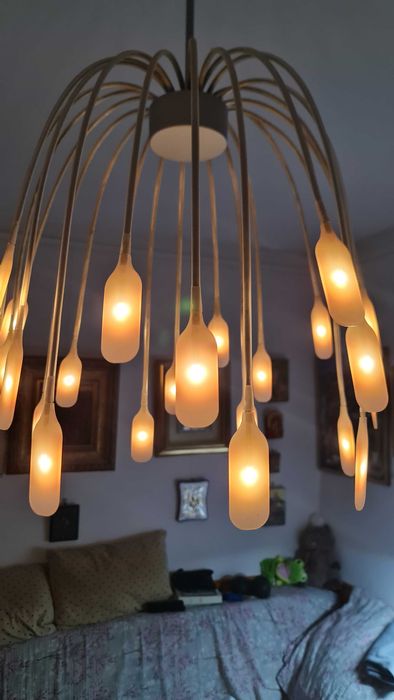 Lustra Moderna led IKEA