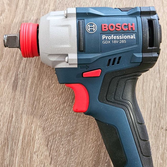 Нов безчетков акумулаторен ударен гайковерт BOSCH GDX 18V-285 , 2 x 5.0Ah батерии и зарядно