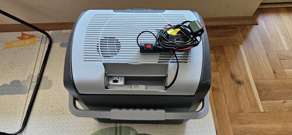 Хладилна чанта Halfords 12v/ 24литра