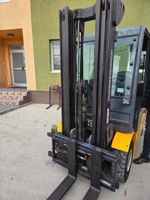 stivuitor jungheinrich tfg 425  an 2007 ore 6091 util 2500 kg