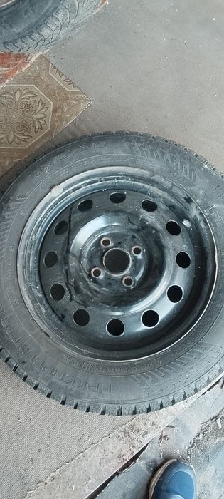 Продам зимние шины балоны с дисками