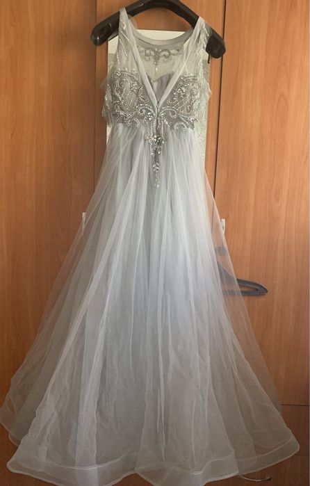 Нарядное вечернее платье