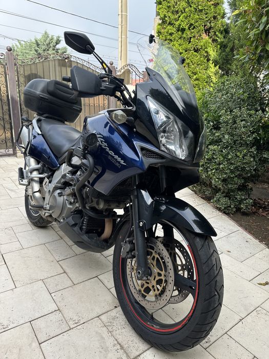Suzuki V Strom Dl1000 2003, 100 CP  Touring cu side case si topcase