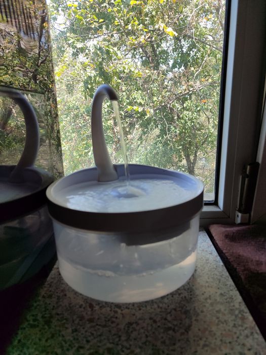 Поилка фонтан для животных