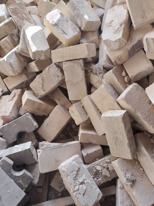 Продавам Огнеопорни тухли