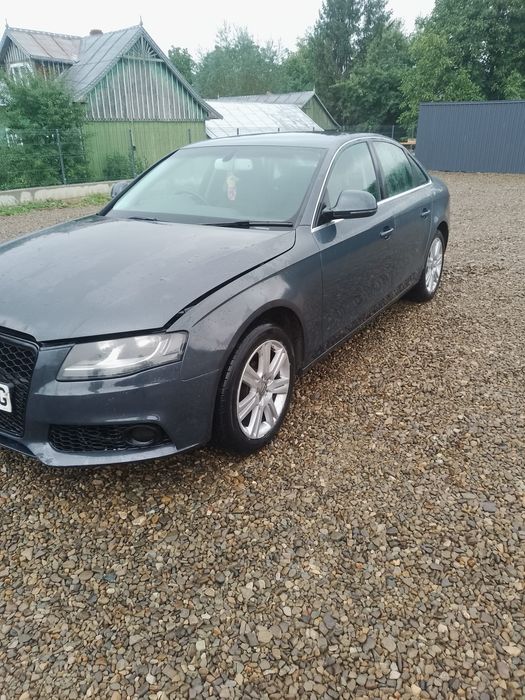 portiera  / usa/ ușa / ușă/ audi A4 B8 pe culoare.LY9B  LY7W LY3J LZ7H