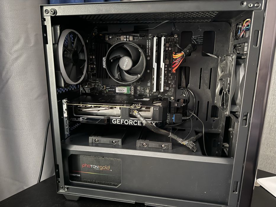 Геймърски Компютър ТОП сделка. RTX 4060 ti Ryzen 5500 16GB DDR4 1TB SSD