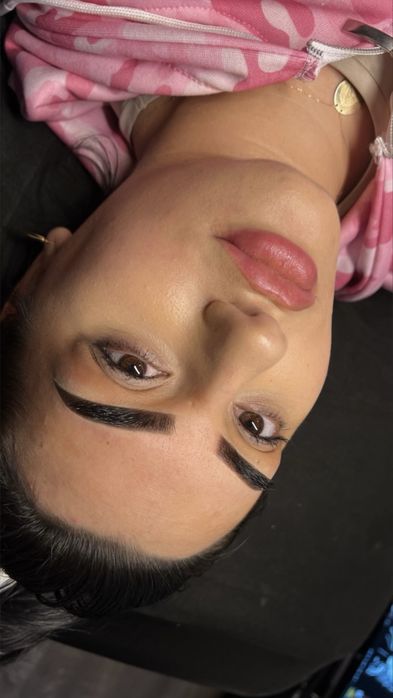 Micropigmentare sprancene