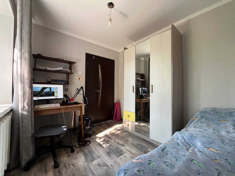 Продам срочно 3х,  район Аян -Пассажа, 4 эт.