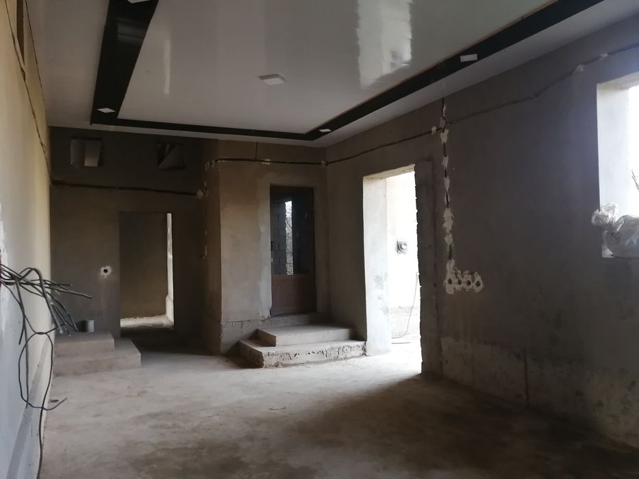 Hovli sotiladi tadbirkorlik uchun qulay