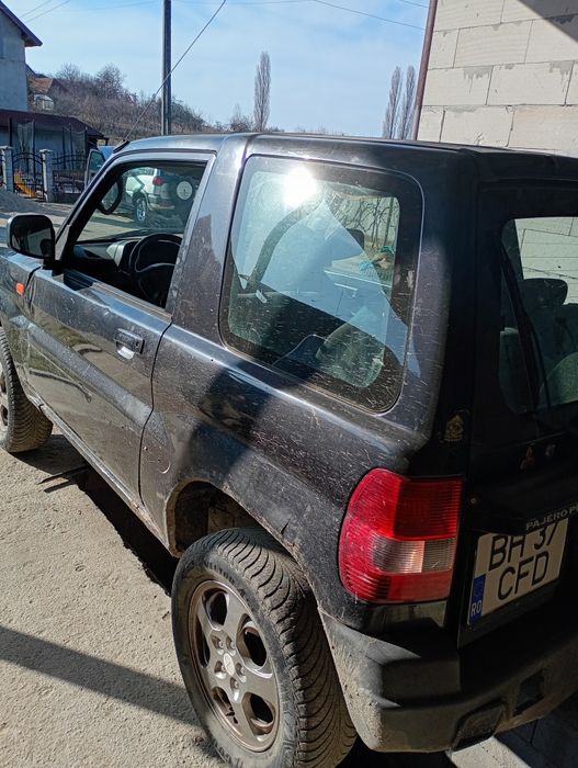 Mitsubishi pajero pinin