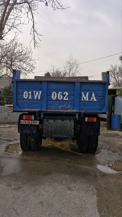 Продается ЗиЛ самосвал в хорошем состоянии остальные вопросы по телефо