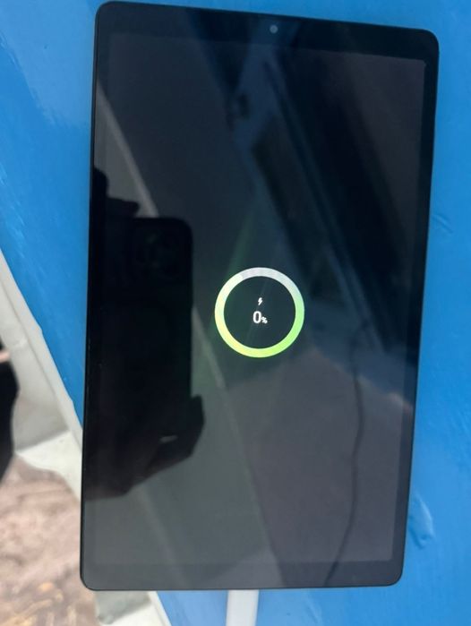 Планшет продам срочно