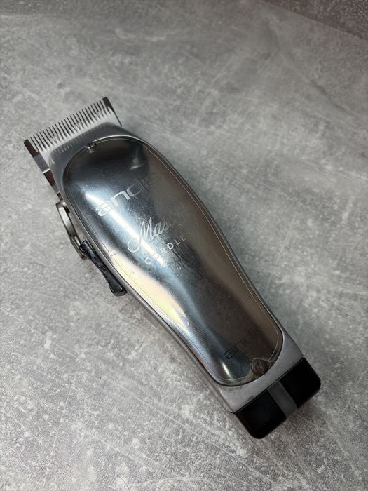 ANDIS MASTER CORDLESS машинка профессионална