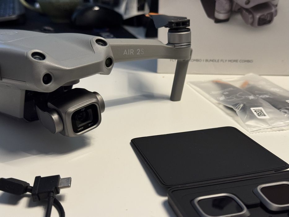 DJI Air 2S Fly More Combo + Protectii elicii