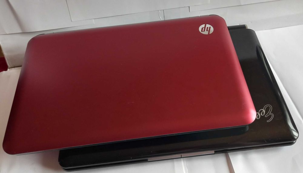 2 mini laptop-uri, Asus și HP, întregi, funcționale dar parolate