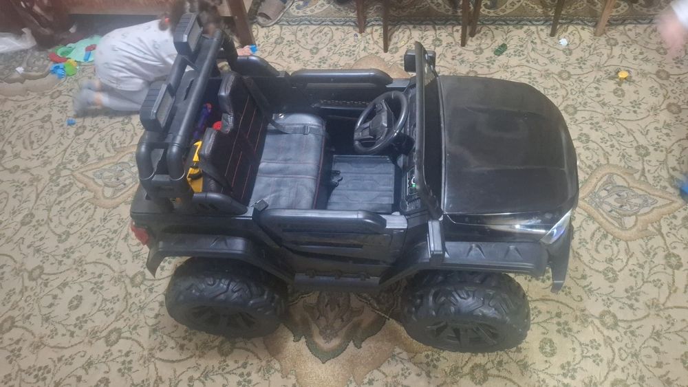 Двухместный Мерседес-бенз ROAD AMG! 4X4