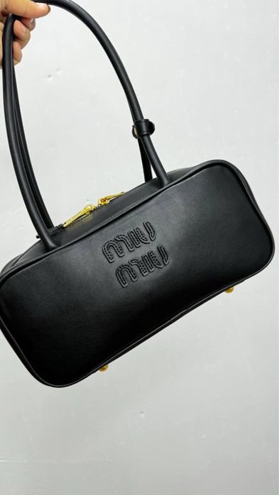 Продается стулья стульчики