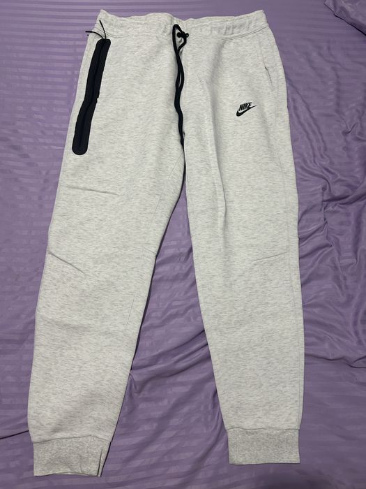 Продавам Nike tech fleece долнище