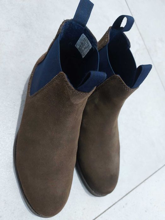 Vand 2 perechi ghete LASOKI