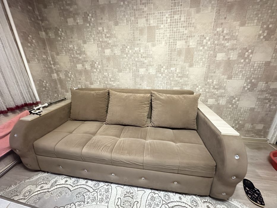 Продам диван в хорошем состояний