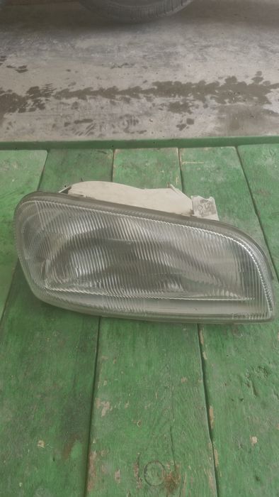 Продам фару на рав 4